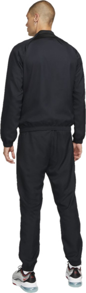 Спортивный костюм