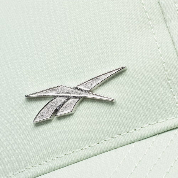 Женская кепка