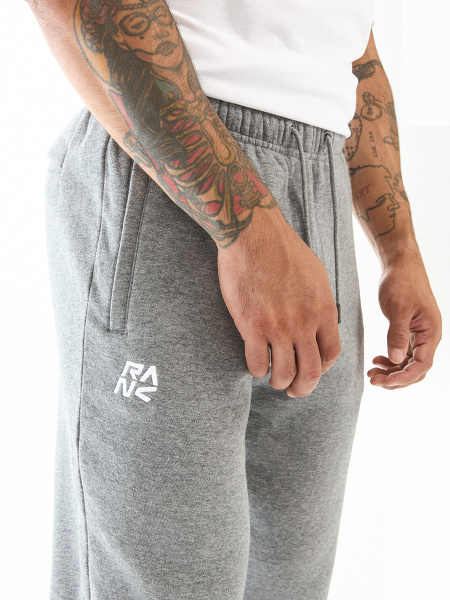 Спортивные штаны