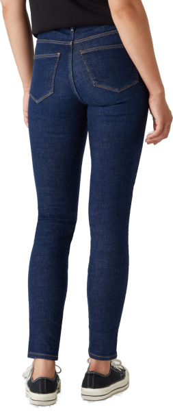 Спортивная одежда