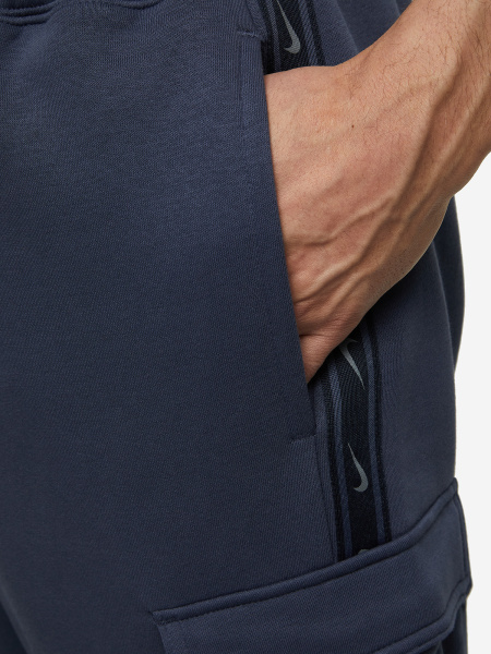 DX2030-437 Брюки Nike M Sportswear Repeat Fleece Cargo Pants DX2030-437 купить в интернет-магазине спортивной одежды в Череповце