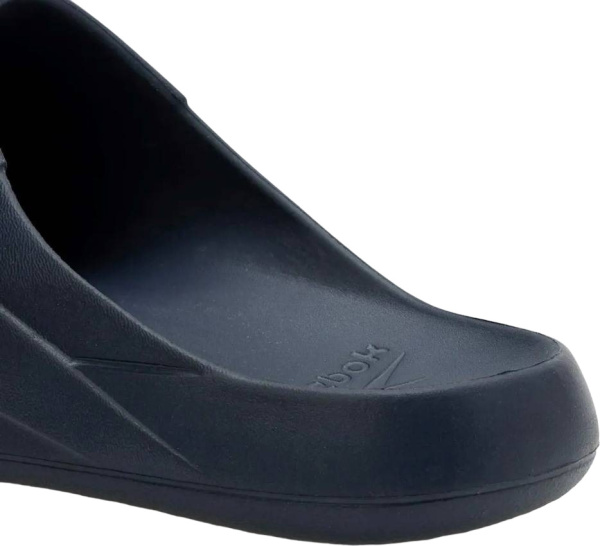 Спортивная обувь