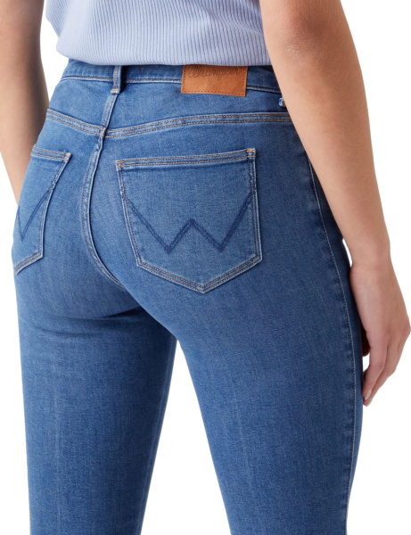 Спортивная одежда