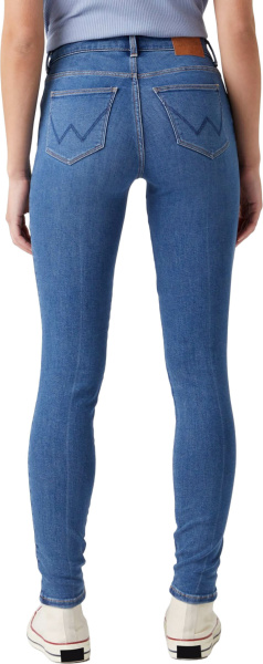 Спортивная одежда