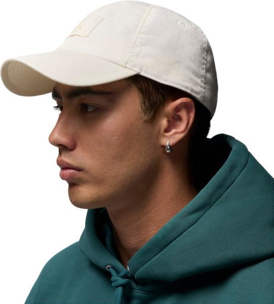 Женская кепка