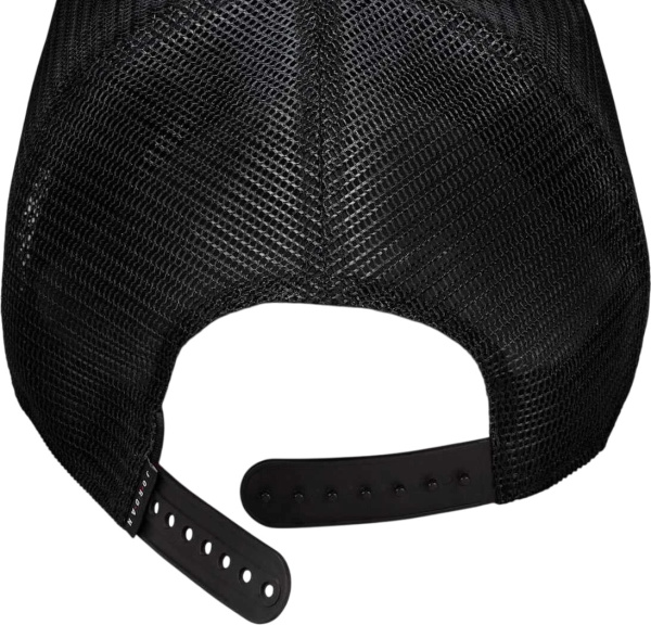 Женская кепка