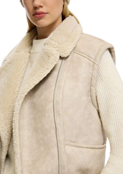 Жилет пуховой