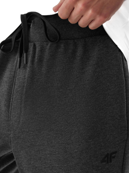 Спортивные штаны